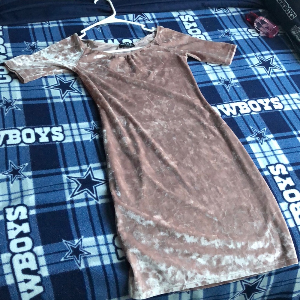 TIGHT PINK VELVET DRESS